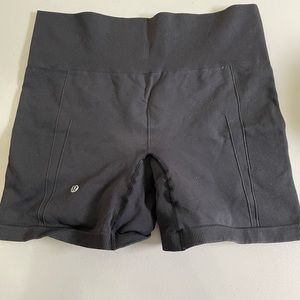 Lululemon tight shorts size 12